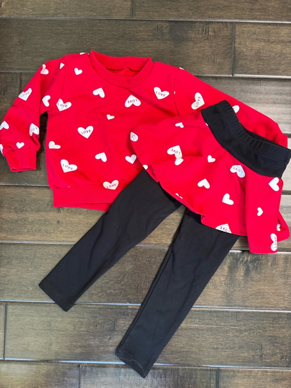 ❤️3/$30 Adorable Toddler Girl Heart-Print Sweatshirt & Pantskirt Set - 3T